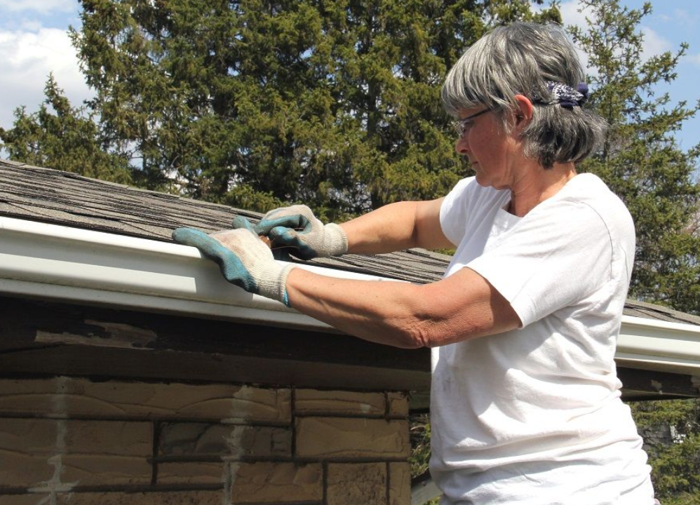 use a professional gutter cleaning