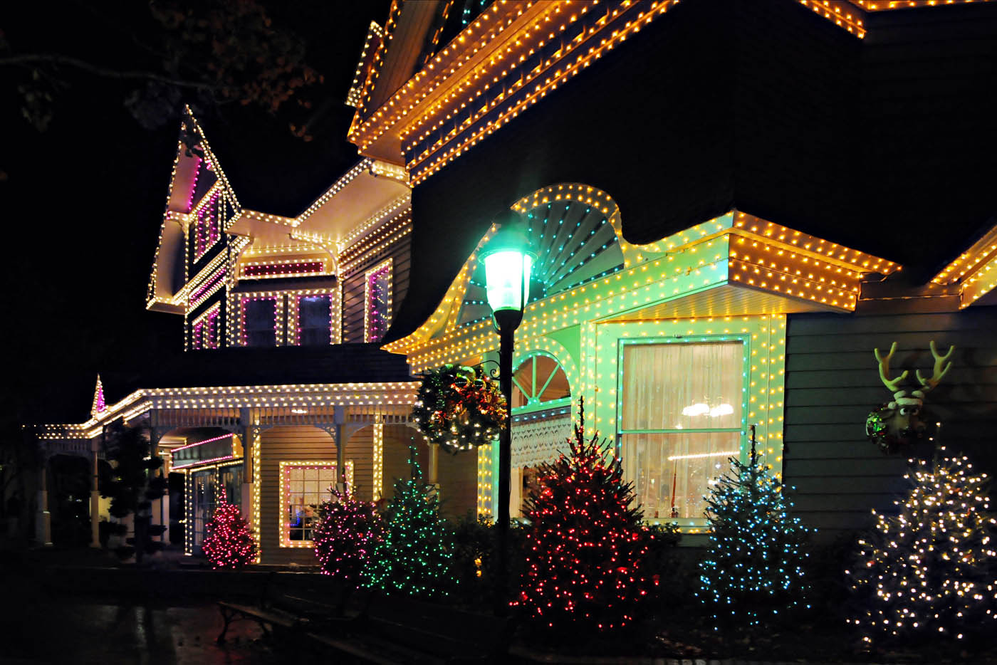 A house with affordable Christmas lights installed by Window Ninjas.